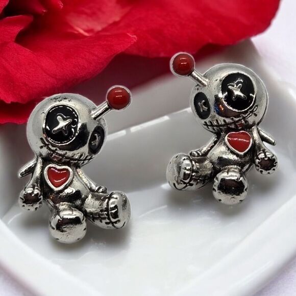 Voodoo Doll Earrings Silver Stud Pierced Ears Creepy Gothic Horror Goth Curse - Picture 2 of 5